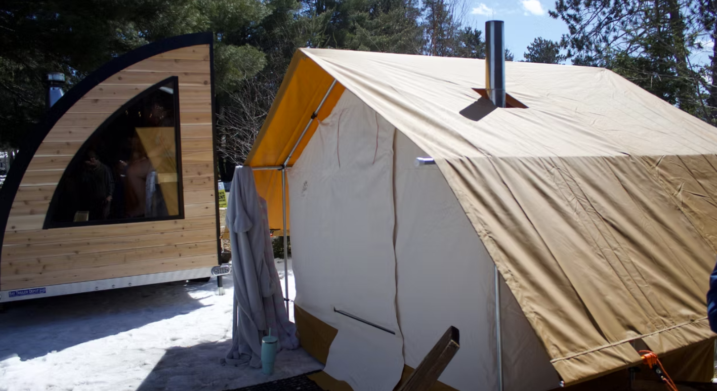 Tent sauna and mobile sauna side by side
